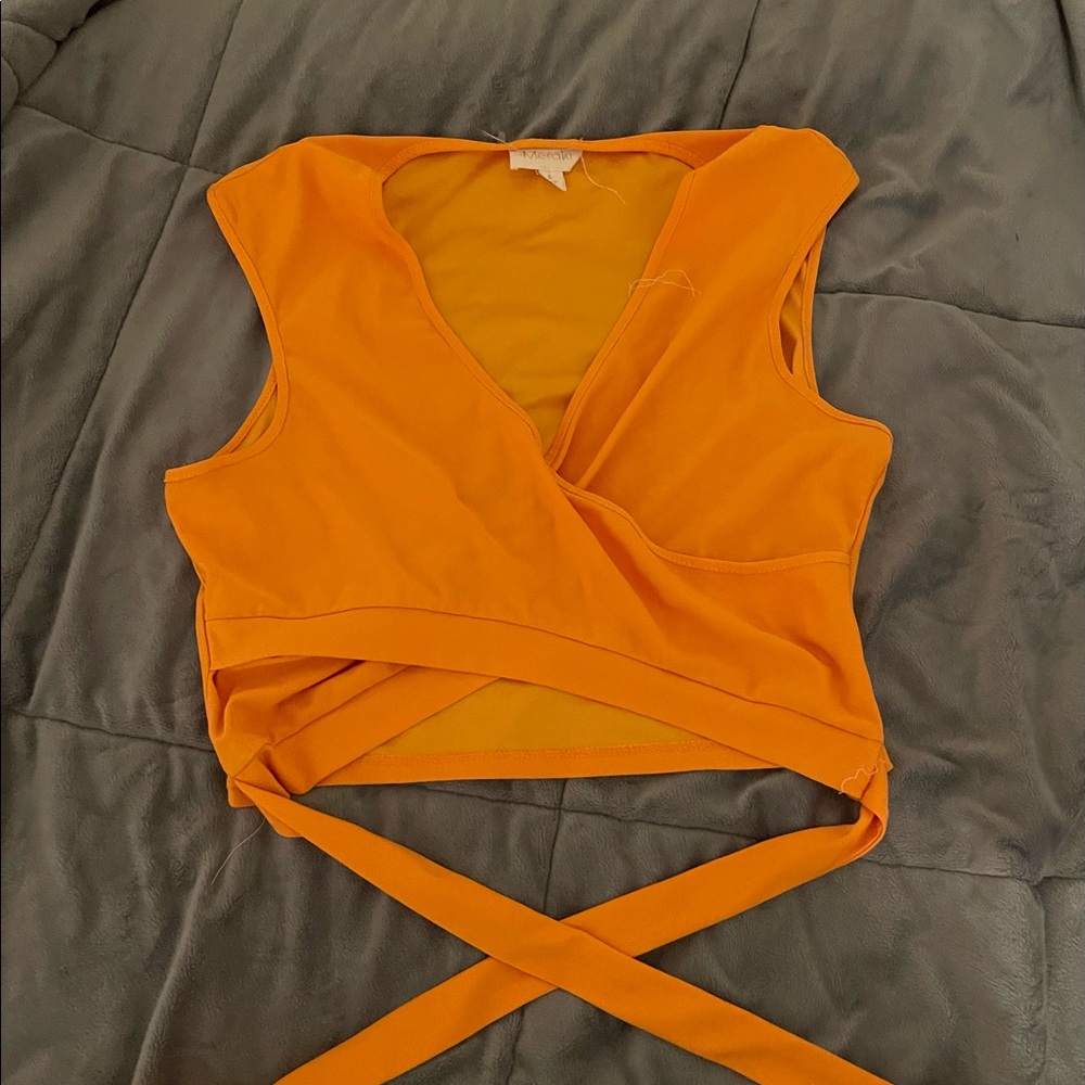 Cute bright orange top